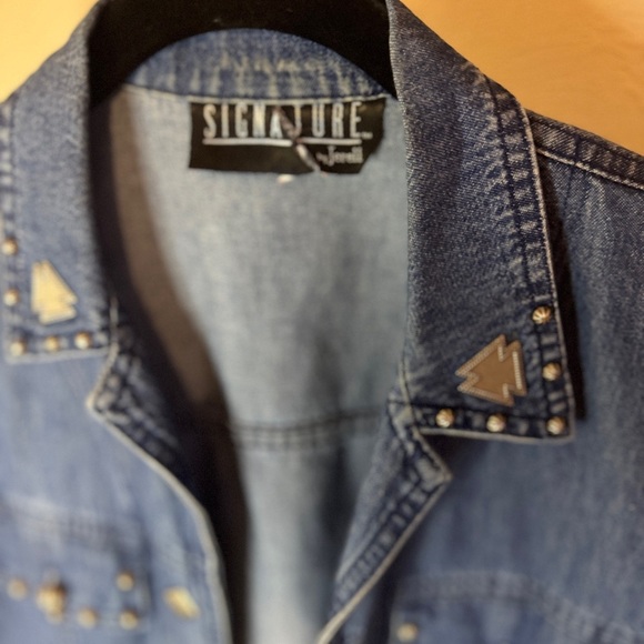 SIGNATURE Denim Concho Vest Women’s Large - Picture 3 of 4